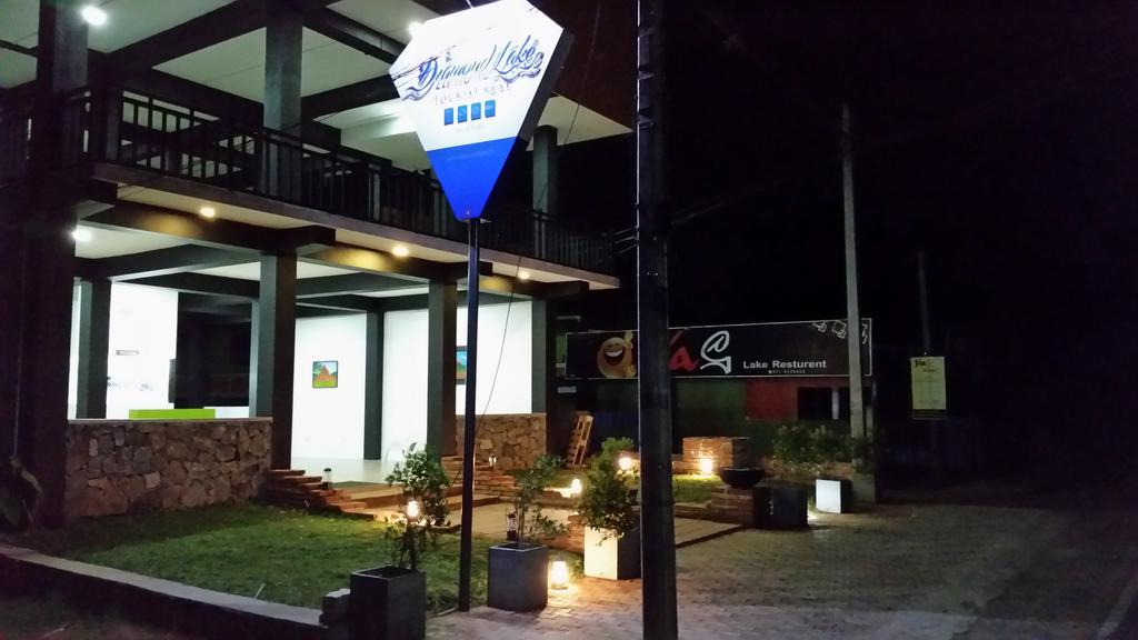 Diamond Lake Tourist Rest 아누라다푸라 외부 사진